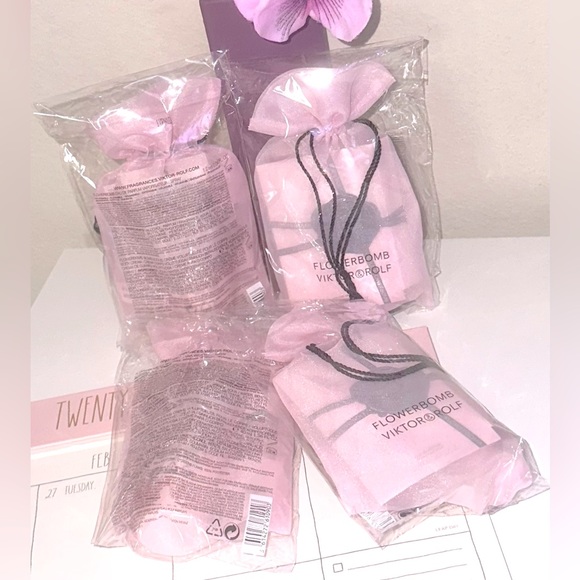 4 lot of Viktor&Rolf Flowerbomb Set Spray & Body Cream - Picture 3 of 6